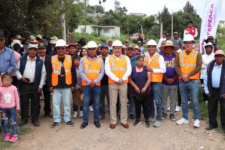 Tepeaca impulsa desarrollo en comunidades con pavimentación en&nbsp;Tlayoatla