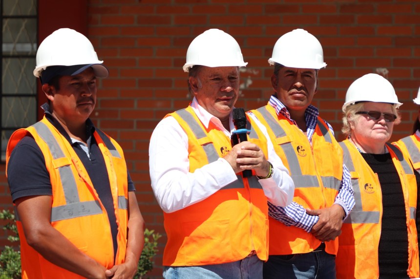 Compromiso con la educación: inicia construcción de barda perimetral en bachillerato de San Cristóbal Hidalgo