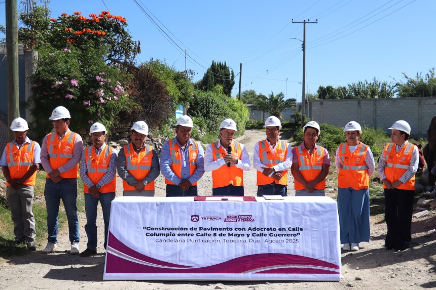 Tras años de espera, arranca pavimento con adocreto en la calle Columpio en Candelaria&nbsp;Purificación