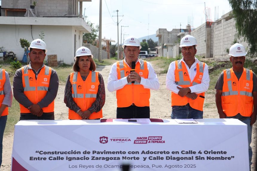 Progreso en Los Reyes de Ocampo: pavimentación en Calle 4&nbsp;Oriente